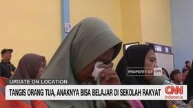 VIDEO: Tangis Orang Tua, Anaknya Bisa Belajar Di Sekolah Rakyat