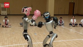 VIDEO: Robot Humanoid Pamer Skill Sebelum Ajang Tinju Pertama di China