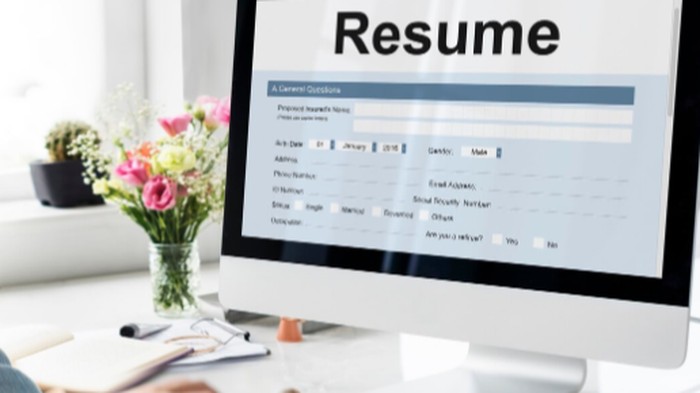 4 Tips Membuat CV Menarik untuk Fresh Graduate yang Lagi Cari Kerja