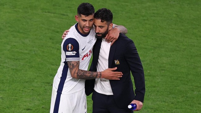 Amorim Siap Dipecat MU, Berapa Kompensasinya? Pelatih Manchester United, Ruben Amorim, menyatakan siap dipecat setelah kalah dari Tottenham Hotspur di final Liga Europa. Berapa biaya memecat Ruben Amorim?