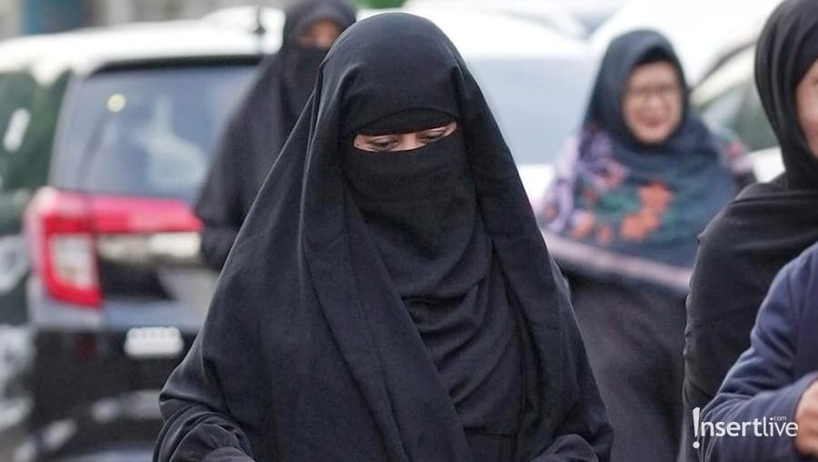 Umi Pipik & Abidzar Al Ghifari