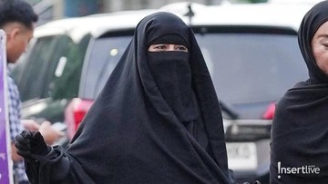 Update Informasi Selebriti InsertLive : Kaitkan Perang Iran-Israel Dengan Tanda Akhir Zaman, Umi Pipik: Perkuat Iman Kita!