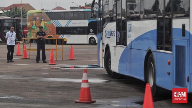 Gubernur Jakarta Pramono Anung mewacanakan Transjakarta bernuansa klub sepakbola Persija.