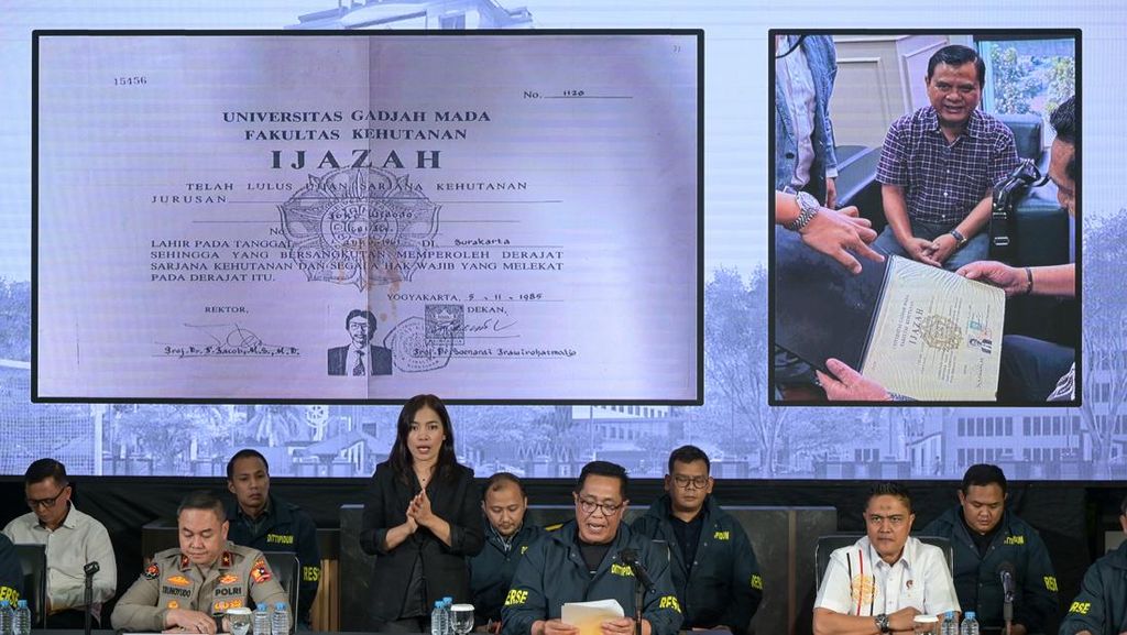 Kubu Jokowi Belum Bisa Tunjukkan Ijazah UGM dalam Sidang di PN Solo