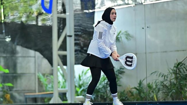 Tampil Stylish dan Aktif! 5 Inspirasi Outfit Olahraga Padel Hijab Artis Indonesia