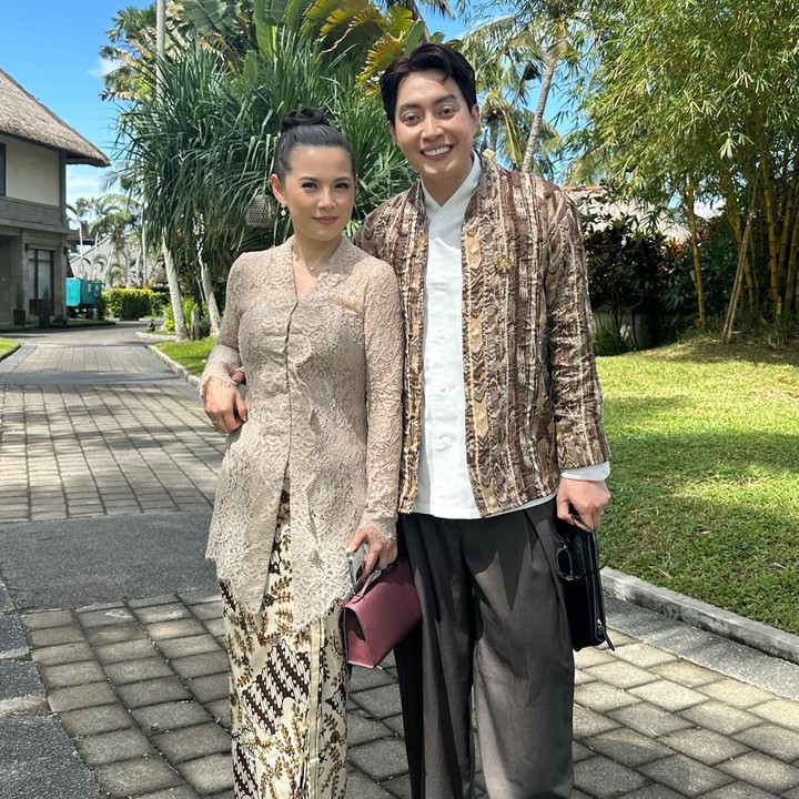 <p>Aktor sekaligus presenter ini diketahui melabuhkan hatinya dan menikahi sang pujaan hati pada 18 Januari 2019. Kini, mereka telah mengarungi bahtera rumah tangga selama enam tahun. (Foto: Instagram@edrictjandra)</p>