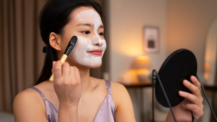 img-title 7 Resep Masker Wajah Alami dari Bahan di Dapur yang Aman untuk Kulit Sensitif