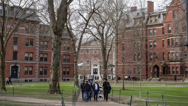 Putri PM Kanada hingga Putri Mahkota Belgia terdampak seteru hukum Universitas Harvard dan pemerintah Trump.