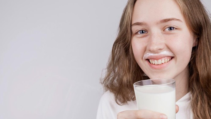 Rutin Konsumsi Segelas Susu di Pagi Hari, Ini 7 Manfaat Baik untuk Tubuhmu
