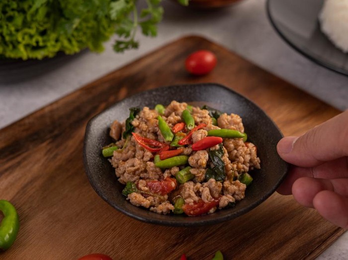 Mendinginkan makanan/ Foto: Freepik.com/jcomp