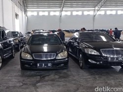 Penampakan Mercy-Lexus Milik Sritex yang Bakal Dilelang