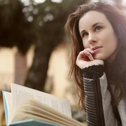 Menurut Psikologi, Ini Alasan Kenapa Banyak Orang Percaya Teori Konspirasi