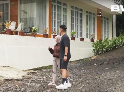 5 Potret Rumah Lesti Kejora di Cianjur, Asri dengan Pemandangan Air Terjun