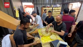 VIDEO: Geliat Produksi Toko Roti di Gaza usai Terima Bantuan Tepung