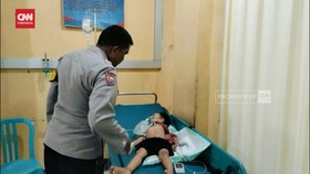 VIDEO: Balita Dibacok Pemuda Mabuk Saat Boncengan Bareng Ayah-Ibu