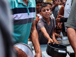 Truk Bantuan Bergerak, Tapi Warga Gaza Masih Menanti Pasokan