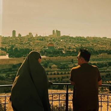 Lewati Perbatasan Israel, 7 Potret Perjuangan Zaskia Adya Mecca & Hanung ke Masjidil Aqsa