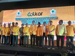 Dikabarkan Gabung Gerindra, Bupati Deli Serdang Hadiri Pembukaan Bimtek Golkar