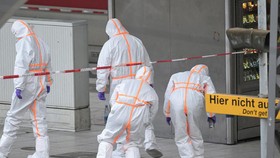FOTO: Suasana Horor Stasiun Hamburg Usai Insiden Penikaman Massal
