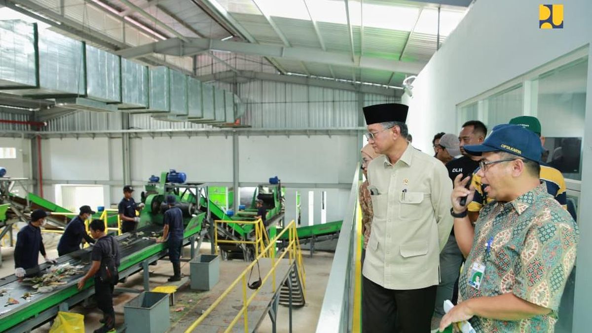 Menteri PU Tinjau TPST Pasuruhan, Dukung Borobudur Bersih Terawat