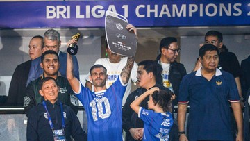 Berita Panas dari Dunia Sport CNN : Daftar Lengkap Penghargaan Liga 1 2024/2025: Persib Sumbang 2 Nama