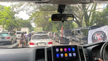 Kabar Sport CNN Terbaru : Akses Menuju GBLA Macet Parah, Bobotoh Cari Jalur Alternatif