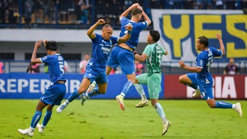 Sorotan Dunia Olahraga CNN Sport : Hasil Liga 1: Persib Bandung Pesta di GBLA, Gebuk Persis 3-2
