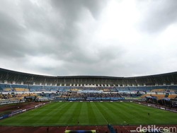 Susunan Pemain Persib Vs Persis: Laga Terakhir Nick dan Mendoza