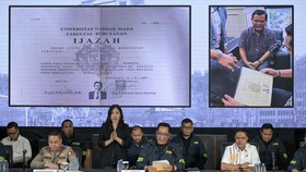 TPUA Serahkan Bukti Lagi, Minta Kasus Ijazah Jokowi Naik Penyidikan