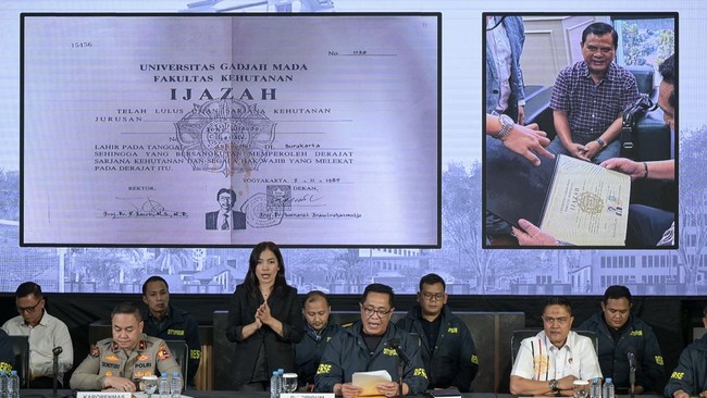 Tim Pembela Ulama dan Aktivis (TPUA) serahkan bukti baru dugaan ijazah palsu Jokowi ke Bareskrim. Mereka mendesak penyelidikan lanjutan atas kasus ini.