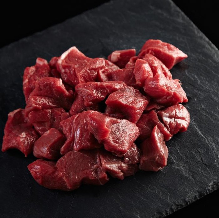 Daging sapi, domba, dan jeroan seperti hati, ginjal, dan otak sapi sangat tinggi purin yang sebaiknya dihindari penderita asam urat.