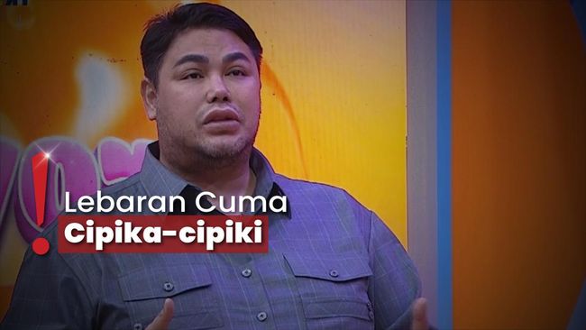 Ivan Gunawan Sujud-Cium Kaki Ibu Jelang Haji: Gue Nggak Pernah Minta Maaf