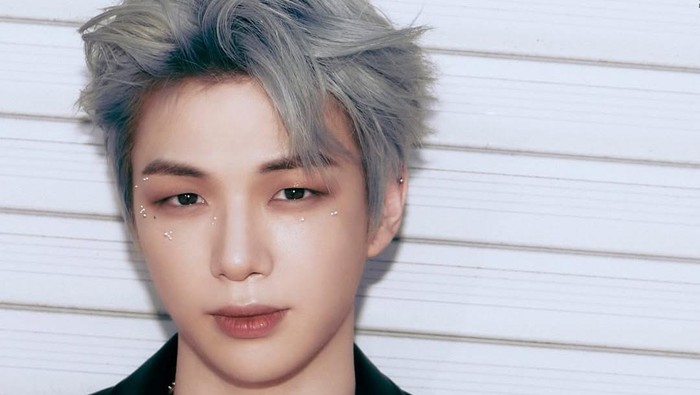 img-title Kang Daniel Umumkan Comeback dengan Mini Album 'Glow to Haze'