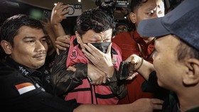 FOTO: Kasus Dugaan Ijazah Palsu Jokowi Disetop hingga Demo Ojol
