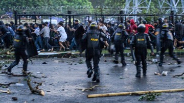 Berita Panas dari Dunia Sport CNN : FOTO: Ragam Warna Pesta Juara Persib
