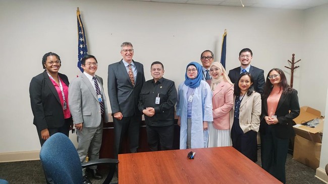 BPJPH Perkuat Kerja Sama Ekspor-Impor Produk Halal dengan USDA-USMEF BPJPH RI melakukan pertemuan dengan USDA dan USMEF membahas angkah konkret dalam memperkuat kerja sama ekspor-impor produk halal bilateral Indonesia dan AS.