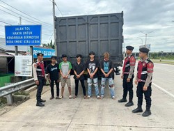 Polisi Tangkap 5 Pelaku Diduga Pungli di Simpang Tol Keramasan Ogan Ilir