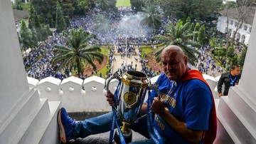 Liputan Olahraga CNN Sport : Pesan Hodak ke Skuad Persib: Jangan Terlalu Banyak Mikir Sepak Bola