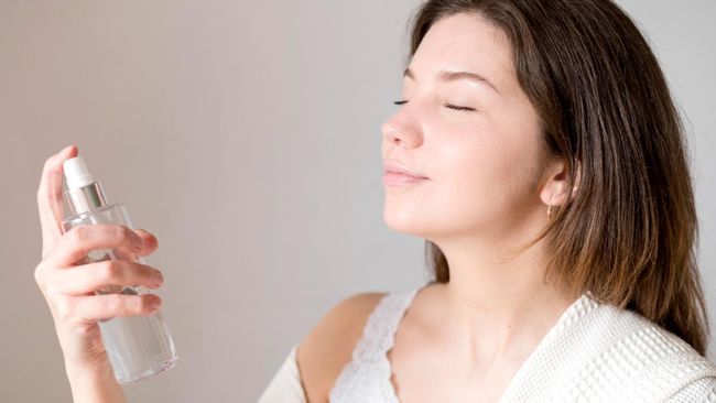 BeauPicks: 5 Rekomendasi Setting Spray Produk Lokal yang Awet untuk Kulit Berminyak