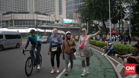 Dishub DKI Jakarta meniadakan CFD di Jalan Jenderal Sudirman hingga Jalan M.H. Thamrin pada 31 Mei 2026. (CNN Indonesia/Adi Maulana Ibrahim)