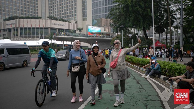Dishub DKI Jakarta meniadakan CFD di Jalan Jenderal Sudirman hingga Jalan M.H. Thamrin pada 31 Mei 2026. (CNN Indonesia/Adi Maulana Ibrahim)