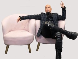 Reaksi Ahmad Dhani Saat Foto Lawasnya Diragukan