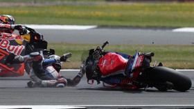 Aleix Espargaro Serang Balik Morbidelli: Saya Sengaja Menabrakmu