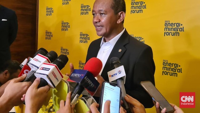 Bahlil Sebut Prabowo Pasang Target Produksi 2 Juta EV di RI 2027 Menteri ESDM Bahlil Lahadalia mengatakan Presiden Prabowo menargetkan produksi kendaraan listrik di Indonesia bisa mencapai 2 juta unit pada 2027-2028.