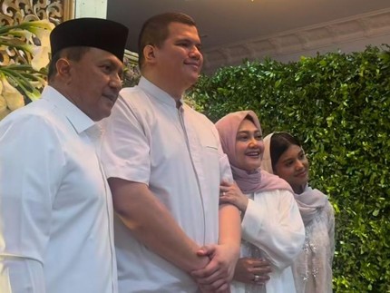 Anak Sambung Menikah, Ini 5 Potret Bahagia Bella Saphira hingga Tahan Tangis saat Pengajian