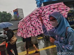 Sudah Masuk Musim Kemarau, Kok Masih Hujan Lebat? BMKG Bilang Gini