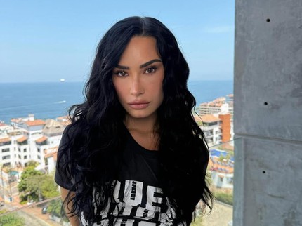 Demi Lovato Menikah setelah Tiga Tahun Pacaran dengan Musisi Kanada