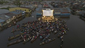 FOTO: Nikmati Gambar Gerak Sambil Mengapung di Muyuna Festival
