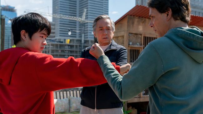 Berikut 5 rekomendasi dan sinopsis film baru tayang di bioskop dan Netflix, seperti Karate Kid: Legends hingga Lost in Starlight.