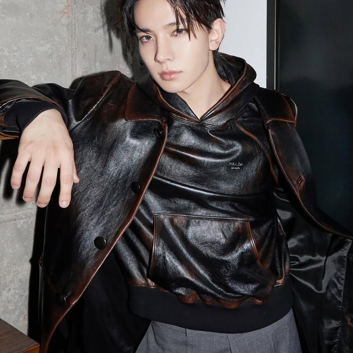 <p>Heeseung sering bikin penggemar gemas bukan cuma karena visual dan suaranya saja Bunda, tapi juga karena telinganya yang berbentuk unik, bikin aura imut sekaligus memesona makin terpancar. (Foto: Instagram @enhypen)</p>